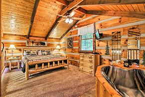Secluded Forest Cabin, 4 Mi to Downtown Gatlinburg