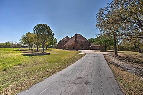 16-acre Ranch in Pilot Point w/ Private Pond & Spa