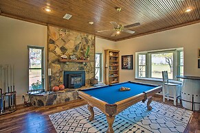 16-acre Ranch in Pilot Point w/ Private Pond & Spa