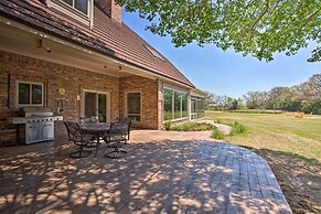 16-acre Ranch in Pilot Point w/ Private Pond & Spa
