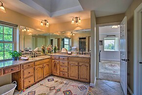 16-acre Ranch in Pilot Point w/ Private Pond & Spa