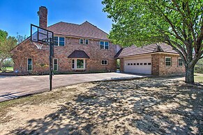 16-acre Ranch in Pilot Point w/ Private Pond & Spa