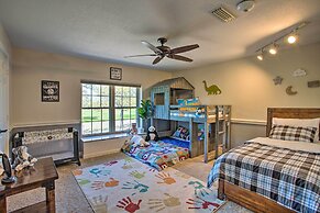 16-acre Ranch in Pilot Point w/ Private Pond & Spa