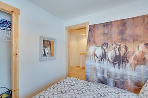 Cozy Ronald Retreat w/ Community Amenities!