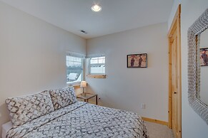 Cozy Ronald Retreat w/ Community Amenities!