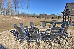 Modern Cabin w/ Deck, Grill & Chinquapin Amenities