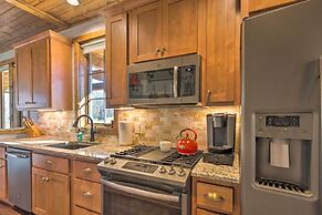 Modern Cabin w/ Deck, Grill & Chinquapin Amenities