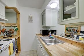 Dallas Condo w/ Pool Access - Walk to Knox Street!