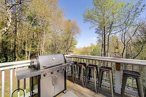 Boone Home w/ Fire Pit - Near App Ski & Sugar Mtn!