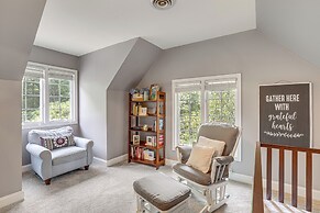 Boone Home w/ Fire Pit - Near App Ski & Sugar Mtn!