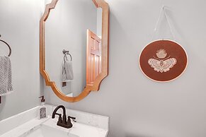 Boone Home w/ Fire Pit - Near App Ski & Sugar Mtn!