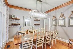 Boone Home w/ Fire Pit - Near App Ski & Sugar Mtn!