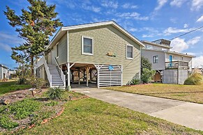 Coastal Home W/deck, Outdoor Shower: Walk to Beach