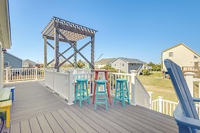 Coastal Home w/ Deck & Outdoor Shower