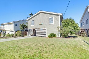 Coastal Home w/ Deck & Outdoor Shower
