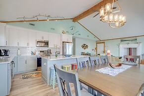 Coastal Home w/ Deck & Outdoor Shower