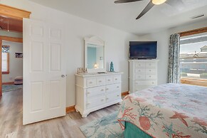 Coastal Home w/ Deck & Outdoor Shower