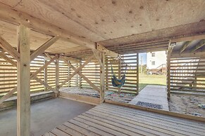 Coastal Home w/ Deck & Outdoor Shower