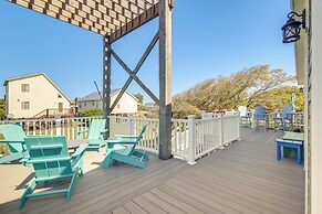 Coastal Home w/ Deck & Outdoor Shower