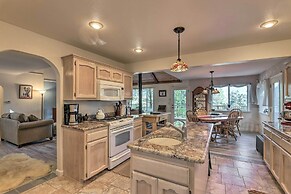 20 Mi to Lassen Park: Chateau w/ Mt Shasta View!