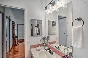 Mtn Gate Guest House ~ 6 Mi to Shasta Lake!