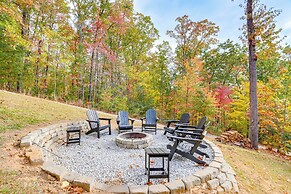 Spacious Murphy Chalet w/ Hot Tub: Mtn Views!