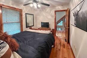 Spacious Murphy Chalet w/ Hot Tub: Mtn Views!