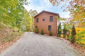 Spacious Murphy Chalet w/ Hot Tub: Mtn Views!