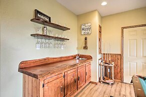 Spacious Murphy Chalet w/ Hot Tub: Mtn Views!