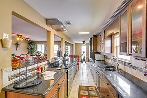 Near Ocean: Home w/ Deck & Grill in Surfside Beach