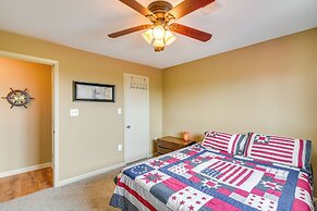 Near Ocean: Home w/ Deck & Grill in Surfside Beach