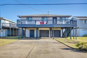 Near Ocean: Home w/ Deck & Grill in Surfside Beach