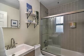 Cozy Jungle Escape < 1 Mi to Gulfport Beach!