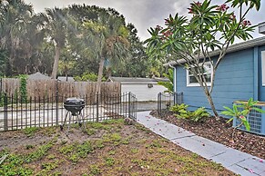Cozy Jungle Escape < 1 Mi to Gulfport Beach!