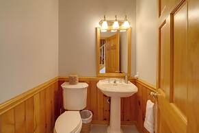 Views & Hot Tub: Sky Barn Retreat in Beech Mtn!