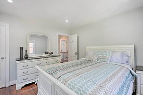 6 Mi to Capitol Hill: Spacious Family Home in DC