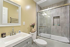 6 Mi to Capitol Hill: Spacious Family Home in DC