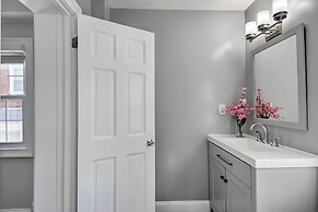 6 Mi to Capitol Hill: Spacious Family Home in DC