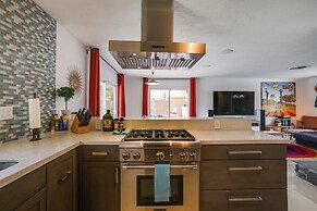 Funky Palm Springs Paradise Near Golf Courses