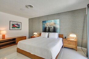 Funky Palm Springs Paradise Near Golf Courses