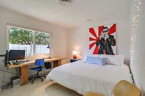 Funky Palm Springs Paradise Near Golf Courses