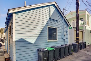 Quaint Avalon Cottage < Half-mi to Beaches!