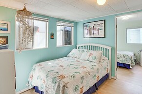 Quaint Avalon Cottage < Half-mi to Beaches!