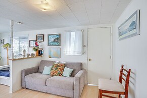 Quaint Avalon Cottage < Half-mi to Beaches!