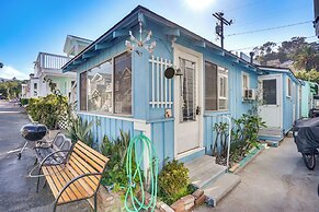 Quaint Avalon Cottage < Half-mi to Beaches!