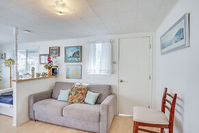 Quaint Avalon Cottage < Half-mi to Beaches!