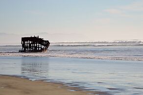 'astoria Painted Lady' Historic Apt w/ River View!