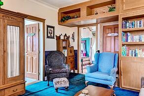 'astoria Painted Lady' Historic Apt w/ River View!