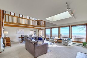 Private Beach & Deck: Lake Michigan Home
