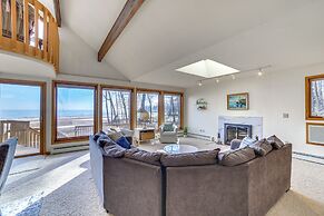 Private Beach & Deck: Spacious Lake Michigan Home